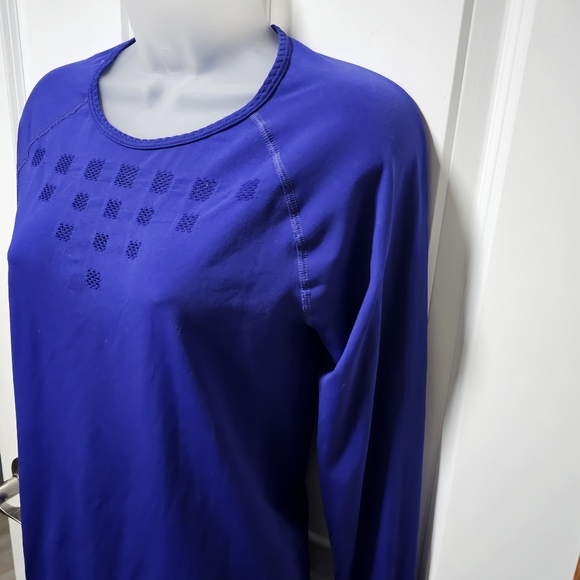 Athleta Blue Purple Namaste Seamless Yoga Long Sleeve Top Thumbholes Size M - Picture 4 of 6